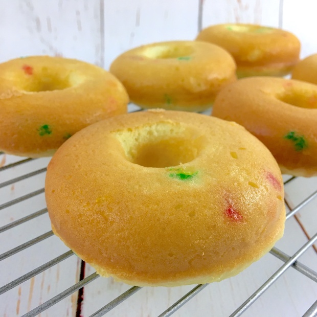 baked_funfetti_birthday_doughnuts_cooling_sq
