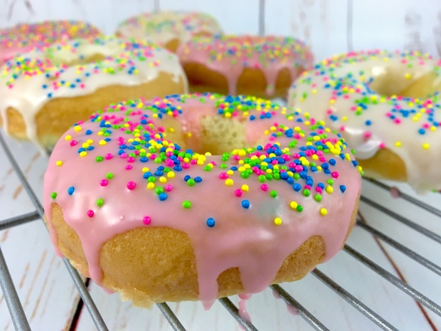 baked_funfetti_birthday_doughnuts_pink