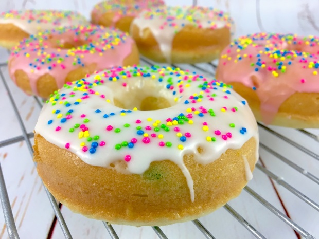 baked_funfetti_birthday_doughnuts_white
